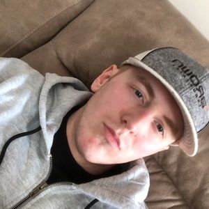 Meet your Posher, Justin